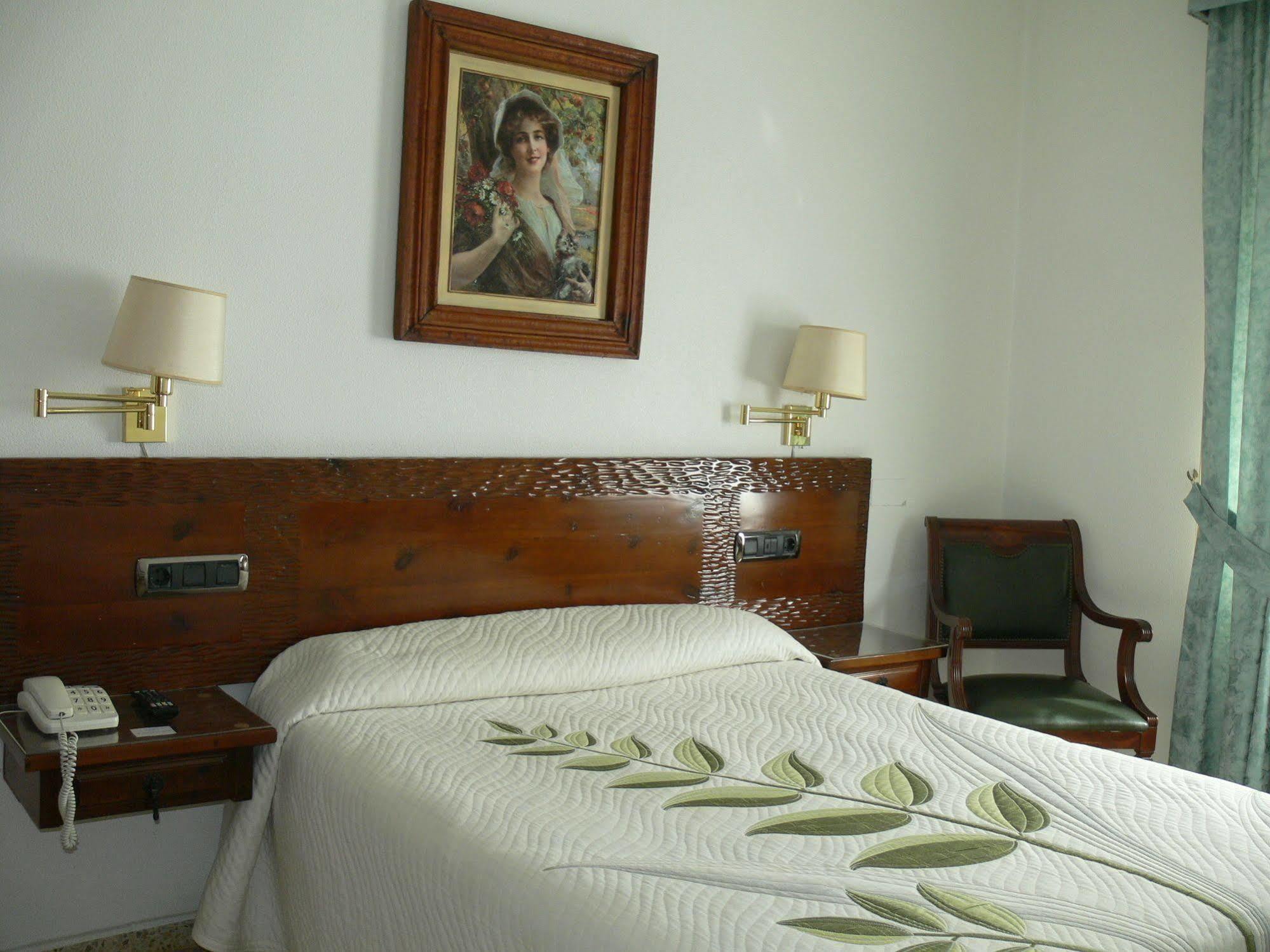 Hotel Nico Medinaceli Esterno foto